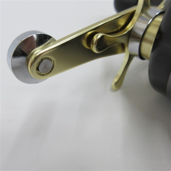 ０２アクシス４００Ｆ